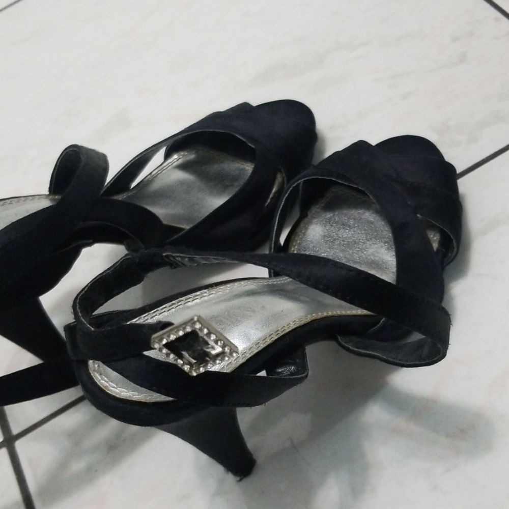 Sandal - Picture 3 of 3